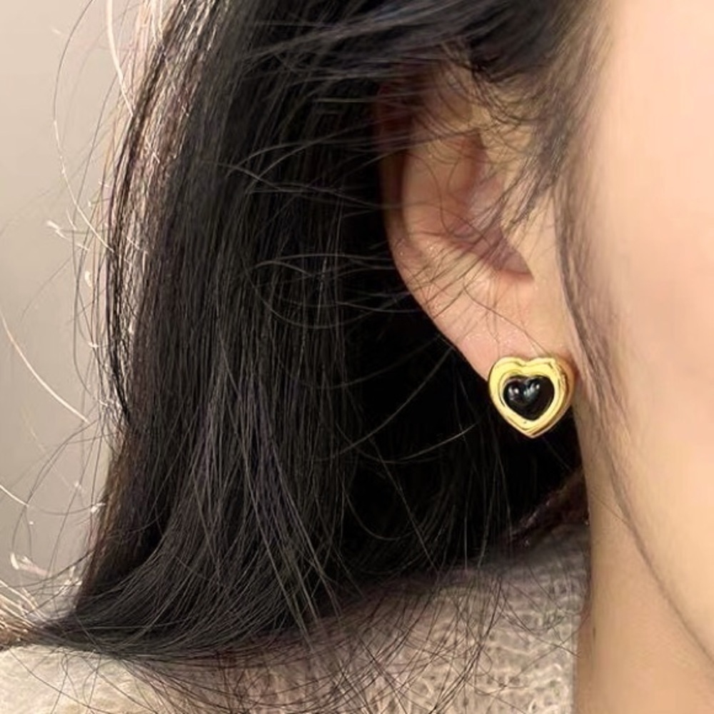 Black Heart Stone Titanium Steel Earrings